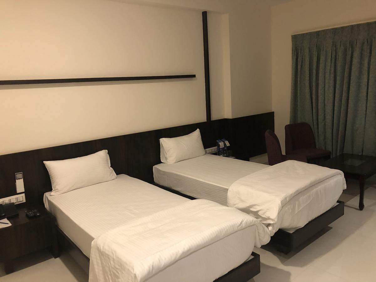 维贾亚普拉基里亚德酒店-Othpl Bijāpur 外观 照片